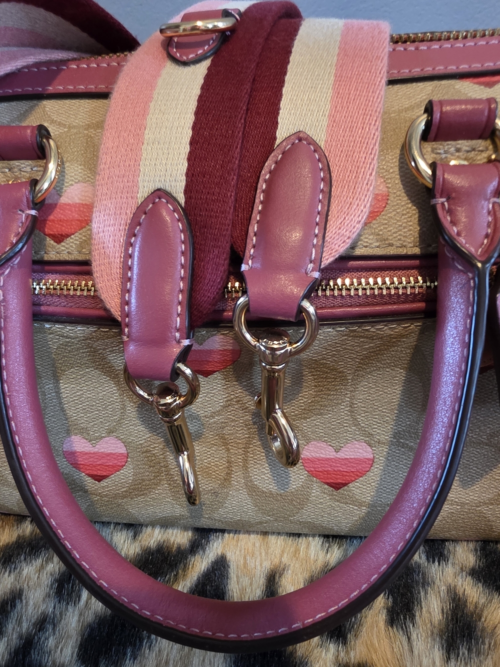 Coach HTF Rowan Pink Heart  Signature Satchel with GOLD Heart Charm - Picture 7 of 16
